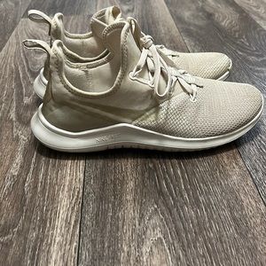 Womens Nike Free Sneakers